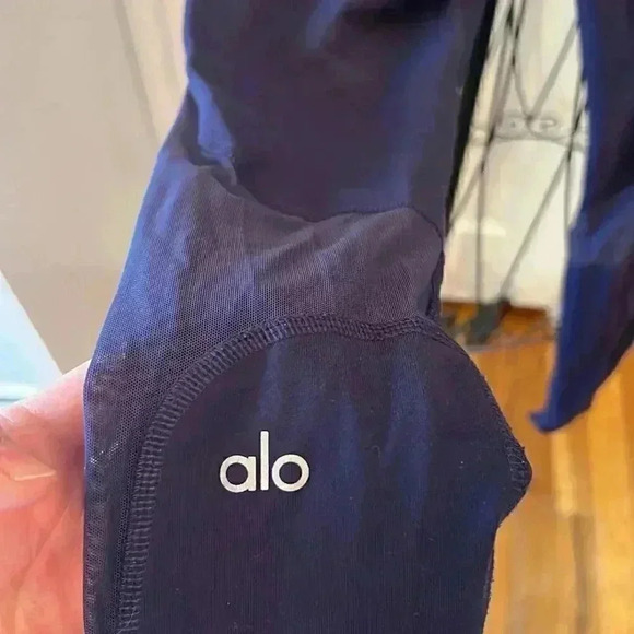 Alo Yoga Leggings with Stirrups-Sz M - Picture 6 of 6